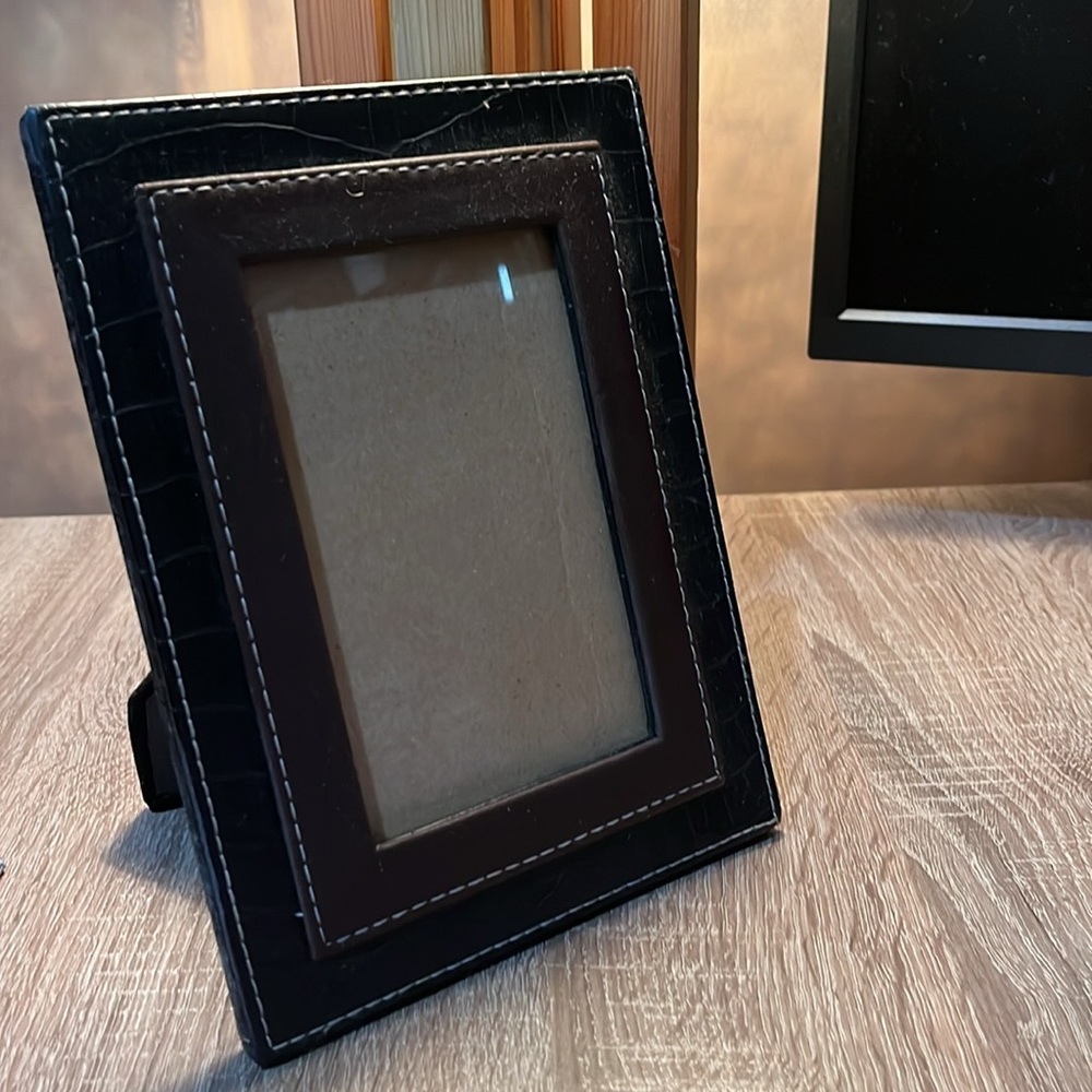 Picture frame - Picture 2 of 5